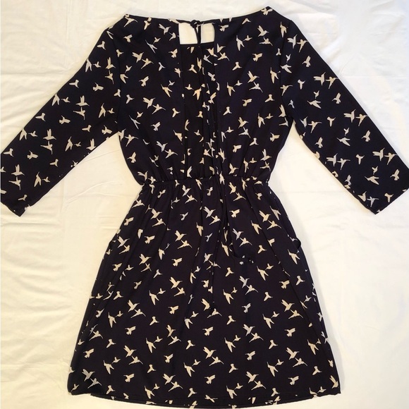Everly Black/Ivory Bird Print Dress With Tie Back & Cutout 3/4 Sleeves Size S - Picture 3 of 9